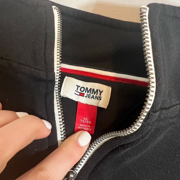 Tommy Hilfiger Black Quarter Zip with Silver Zipper - Picture 4 of 4